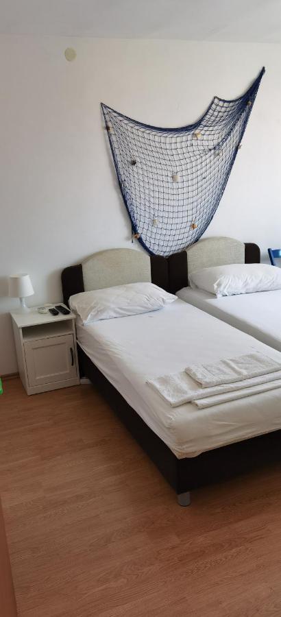 Apartmani Neva Supetar Kültér fotó