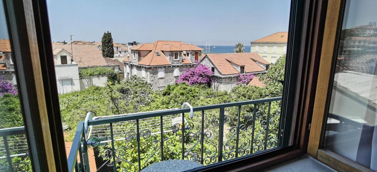 Apartmani Neva Supetar Kültér fotó