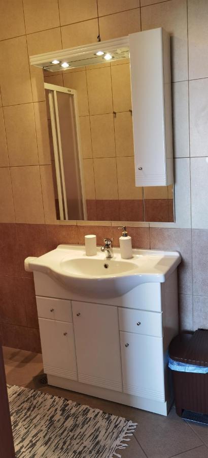 Apartmani Neva Supetar Kültér fotó