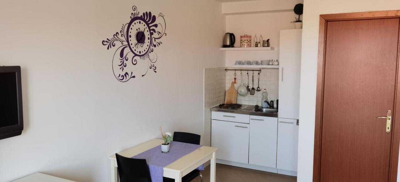 Apartmani Neva Supetar Kültér fotó