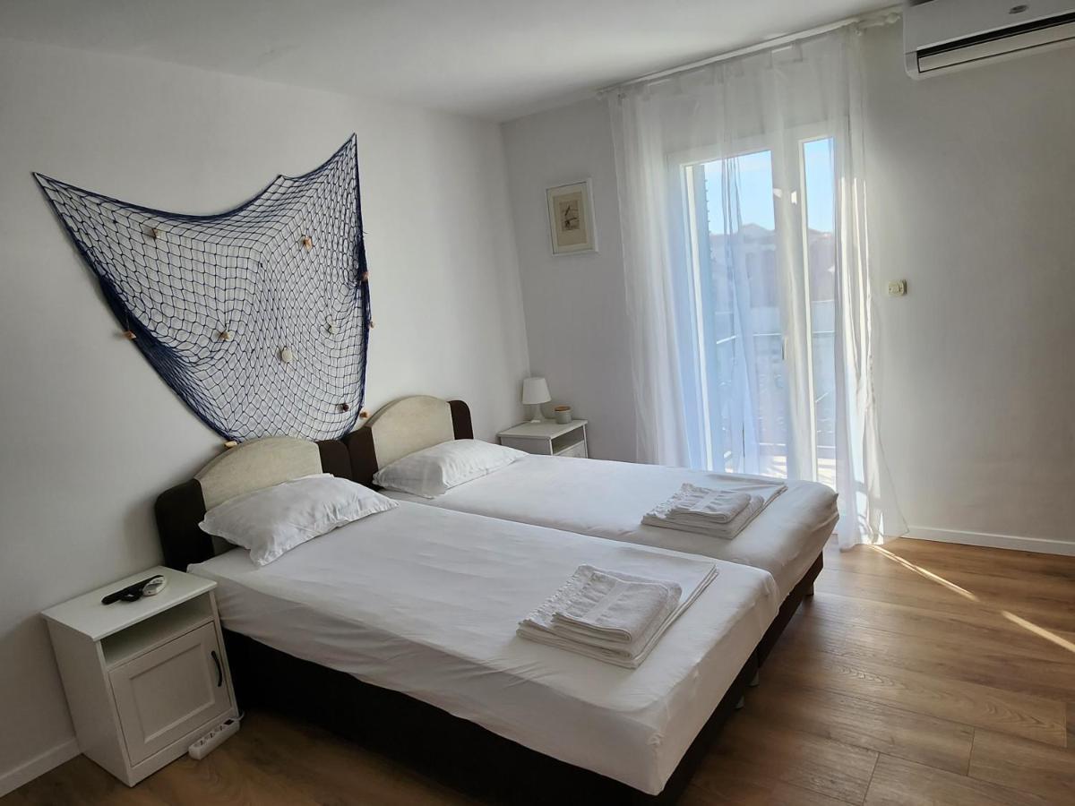 Apartmani Neva Supetar Kültér fotó