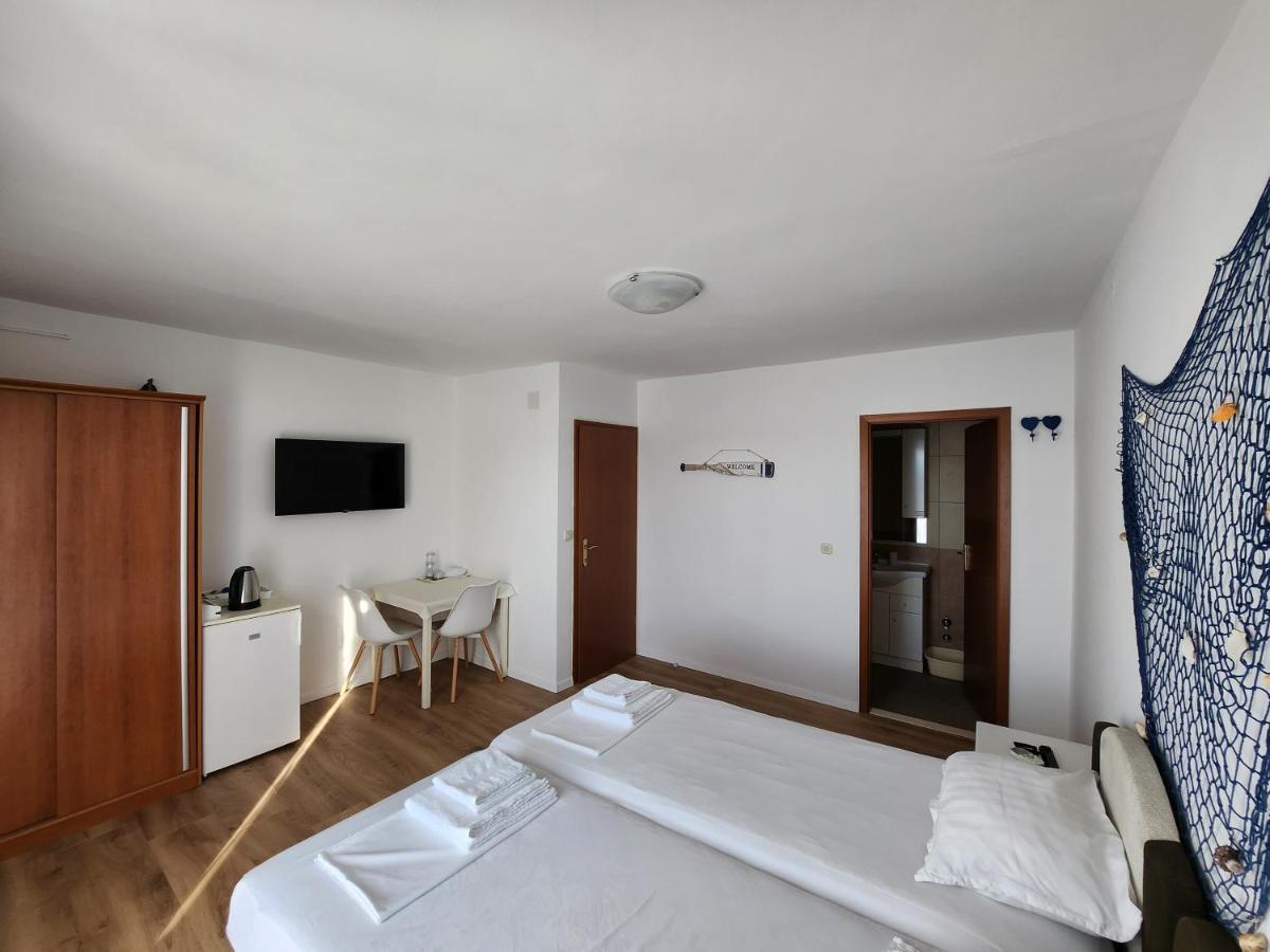 Apartmani Neva Supetar Kültér fotó