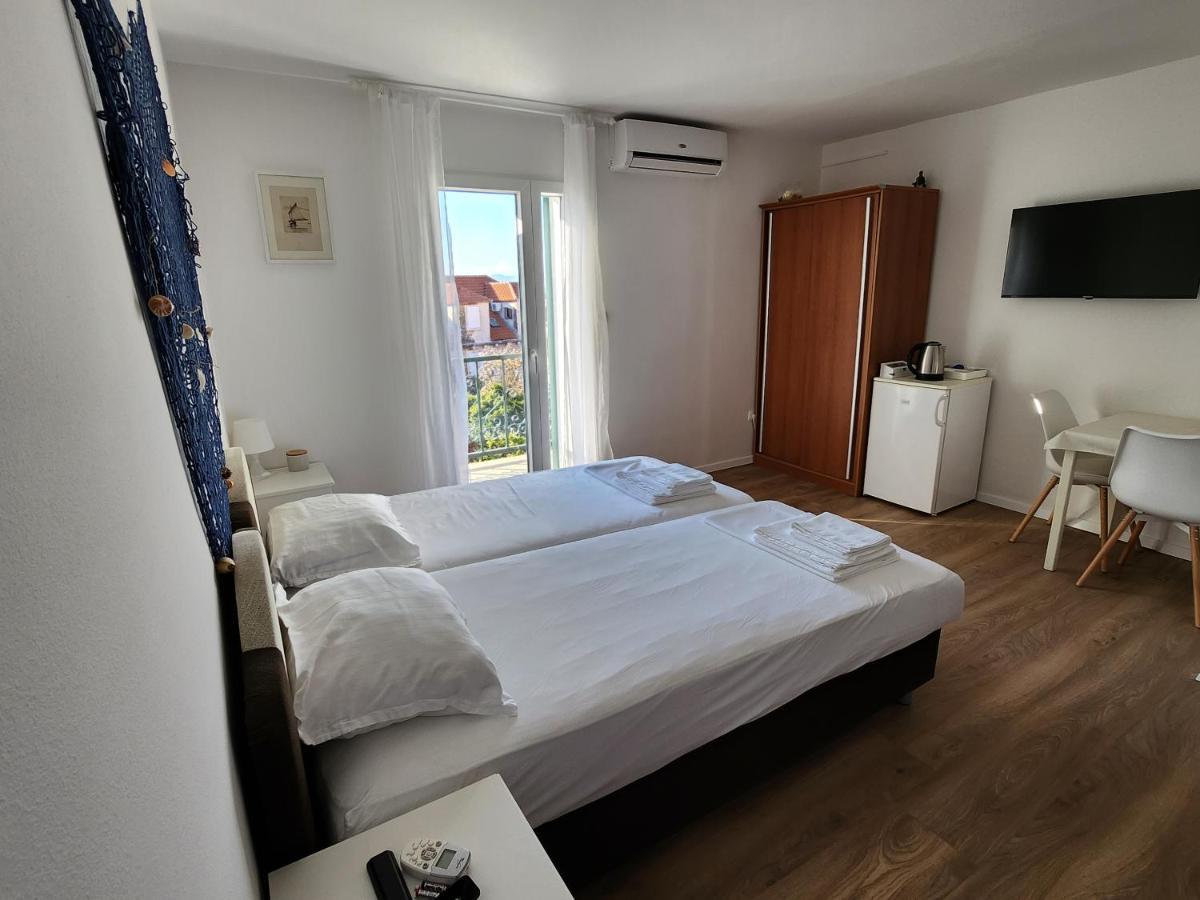 Apartmani Neva Supetar Kültér fotó