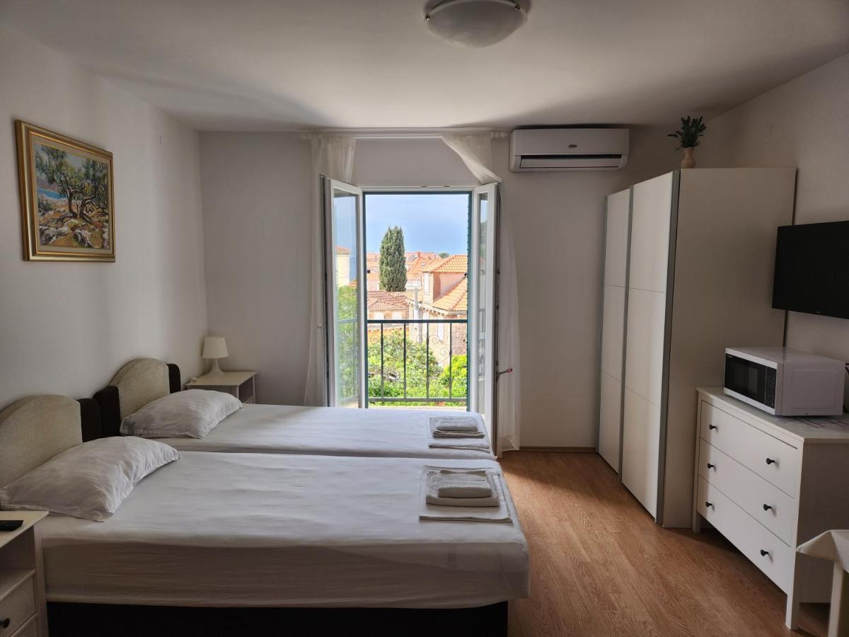 Apartmani Neva Supetar Kültér fotó