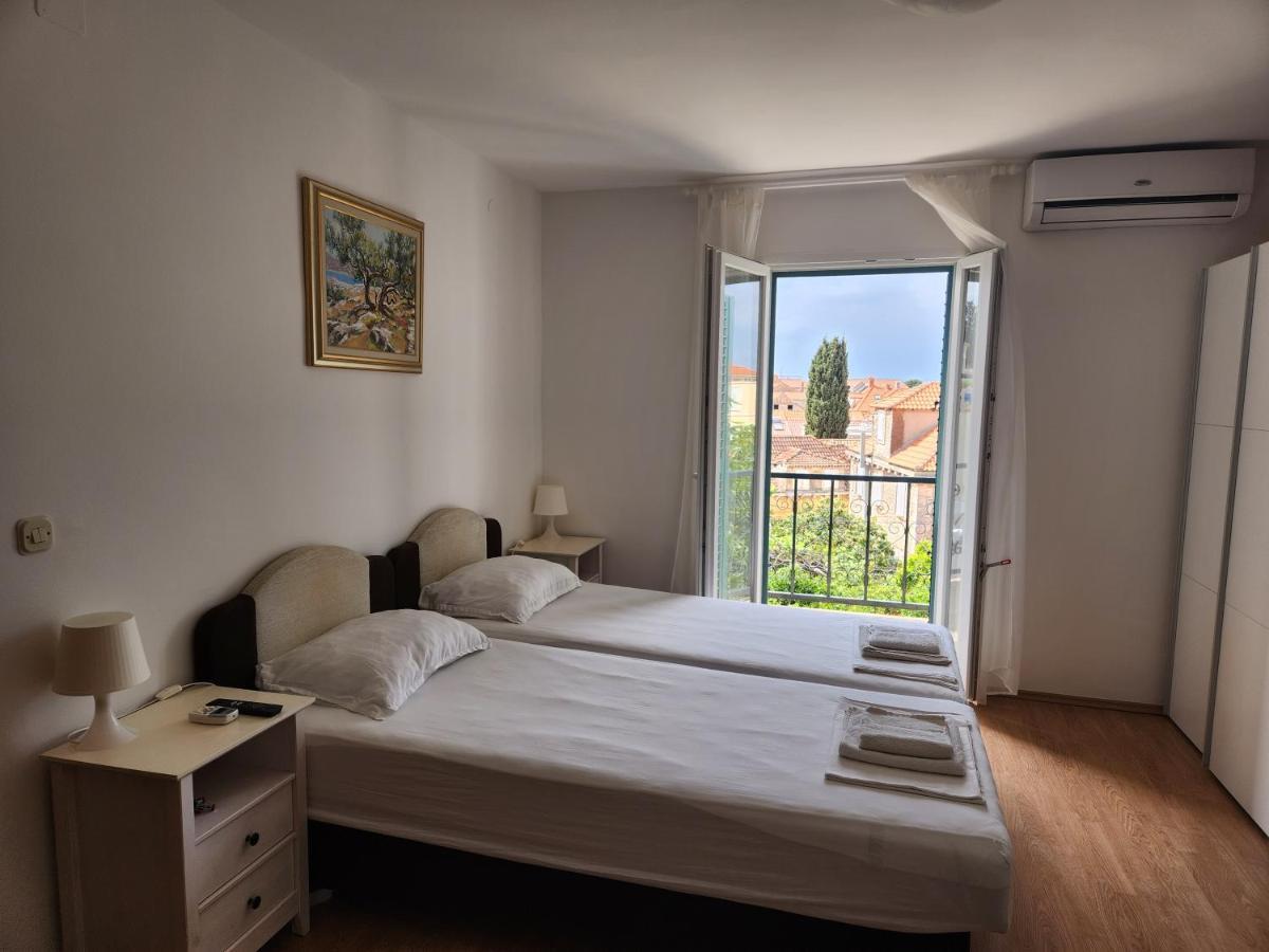 Apartmani Neva Supetar Kültér fotó