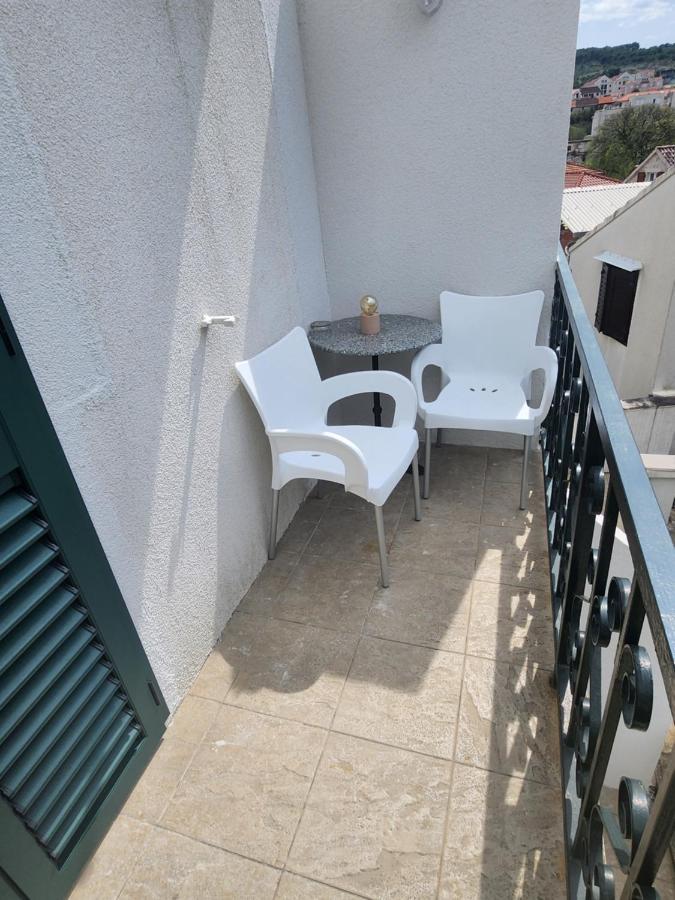 Apartmani Neva Supetar Kültér fotó
