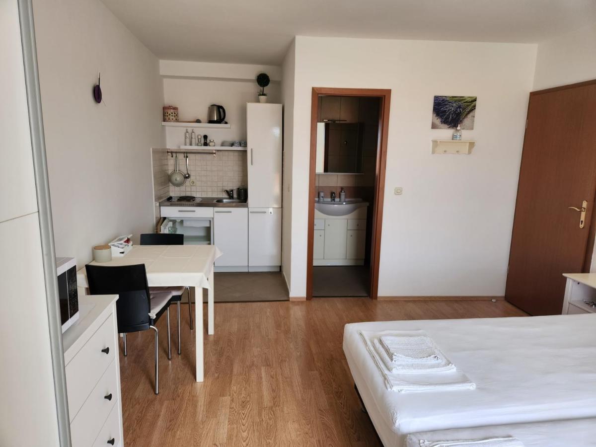Apartmani Neva Supetar Kültér fotó